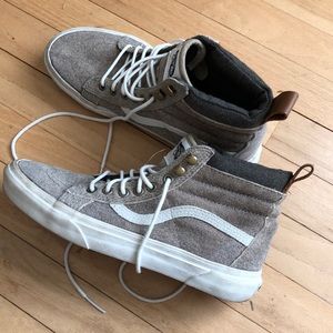 Vans hi tops M size 7 and Women’s size 8.5